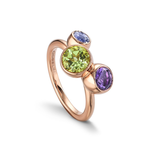 Ring with coloured gemstones