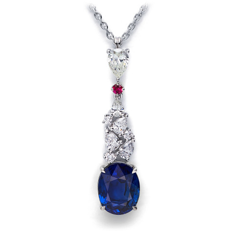 Necklace with sapphire