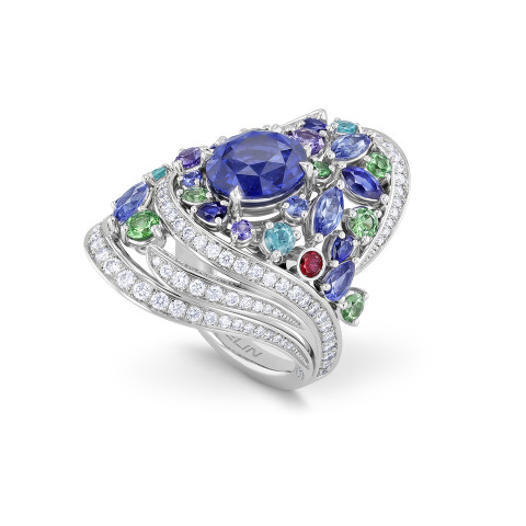 Ring with sapphires