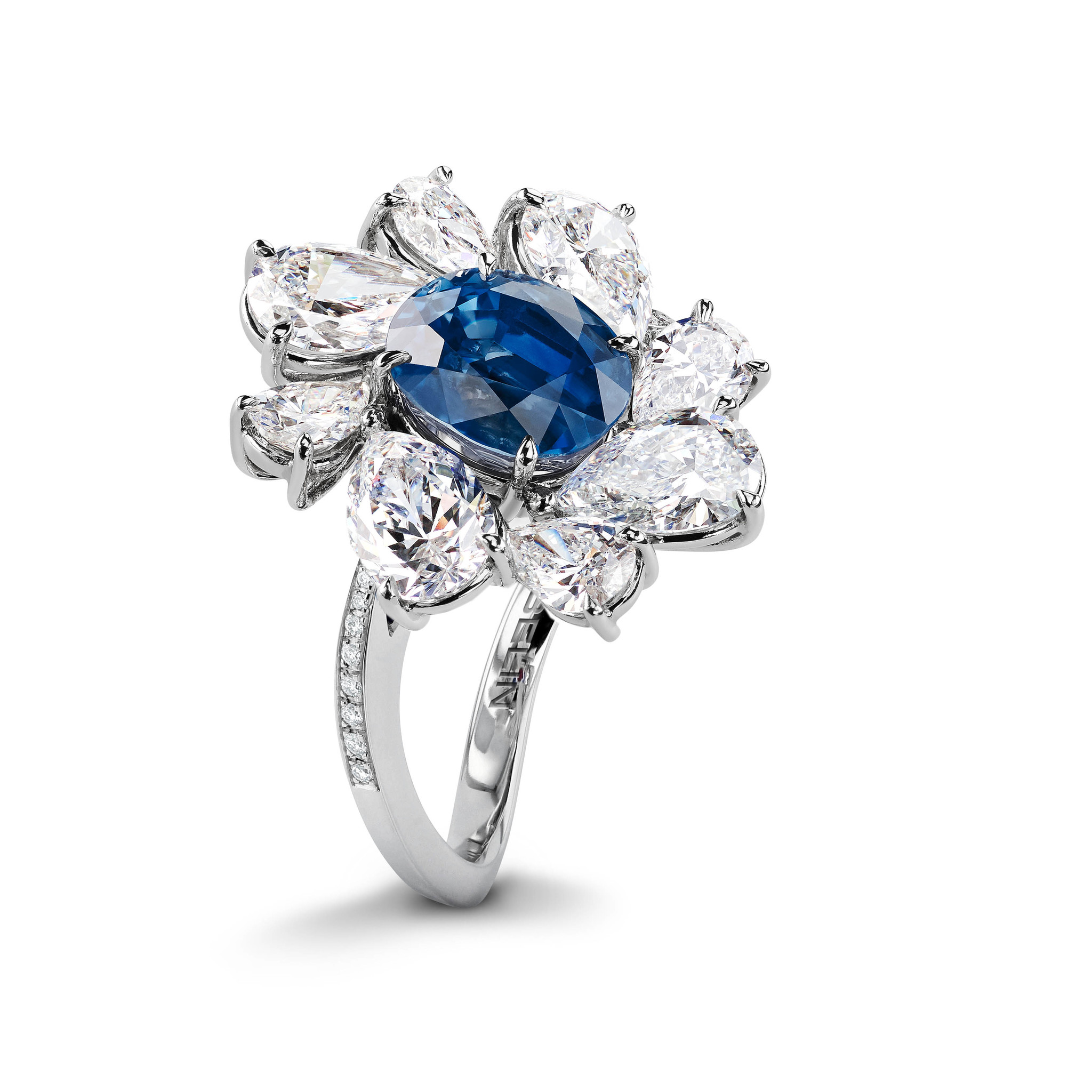 Ring with sapphire