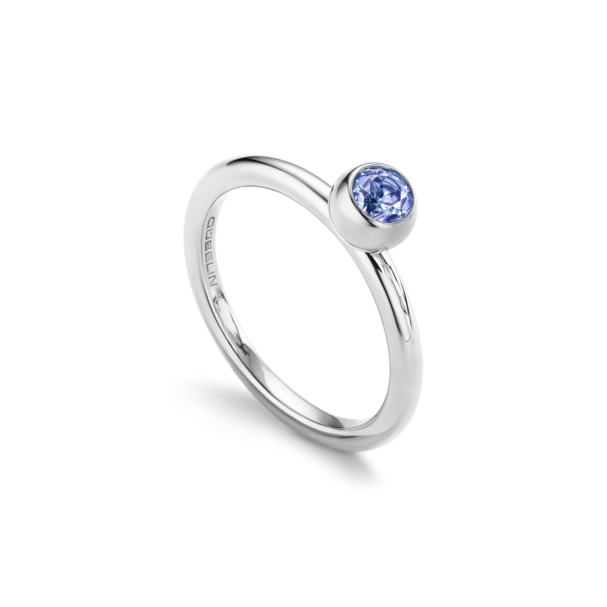 Ring with tanzanite