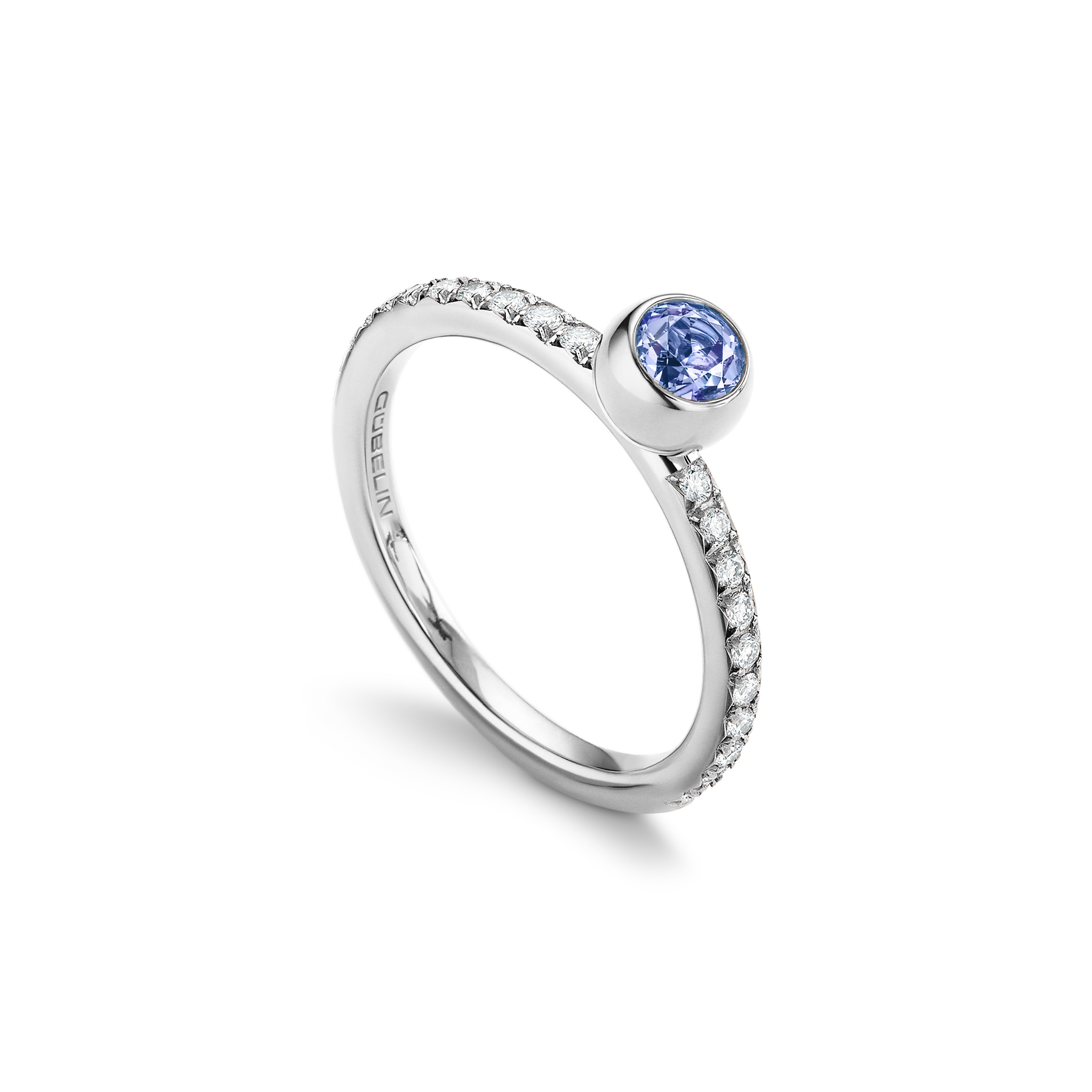 Ring with tanzanite